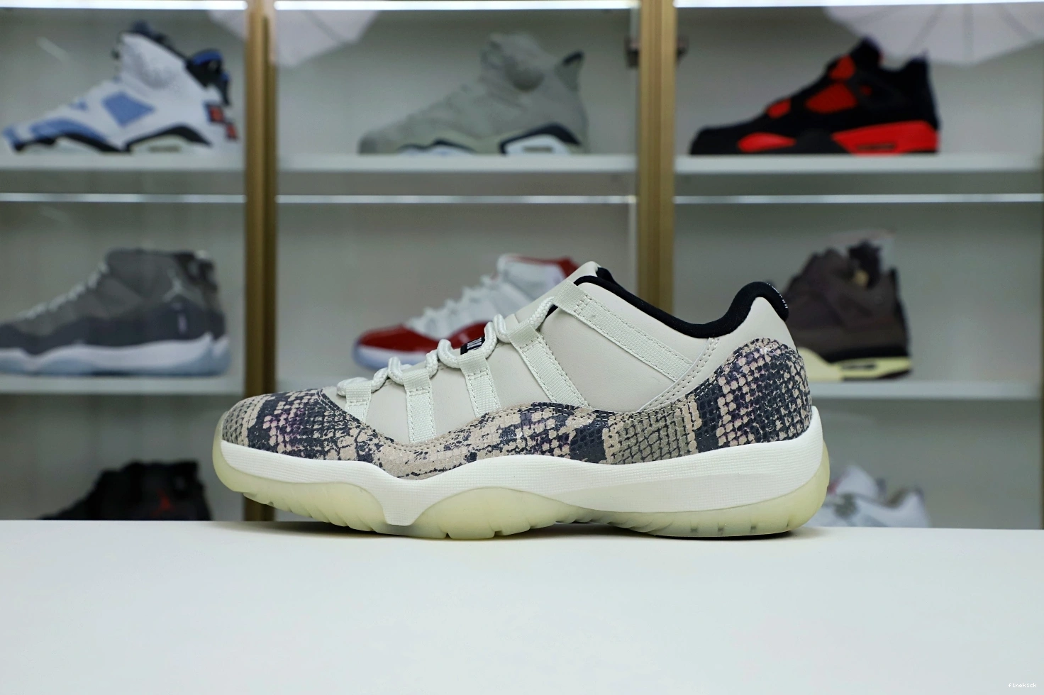 SNAKESKIN AIR JORDAN 11 LIGHT BONE LOW 0717